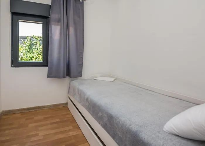 Apartamento By The Sea - Kozjak, - 19094 *